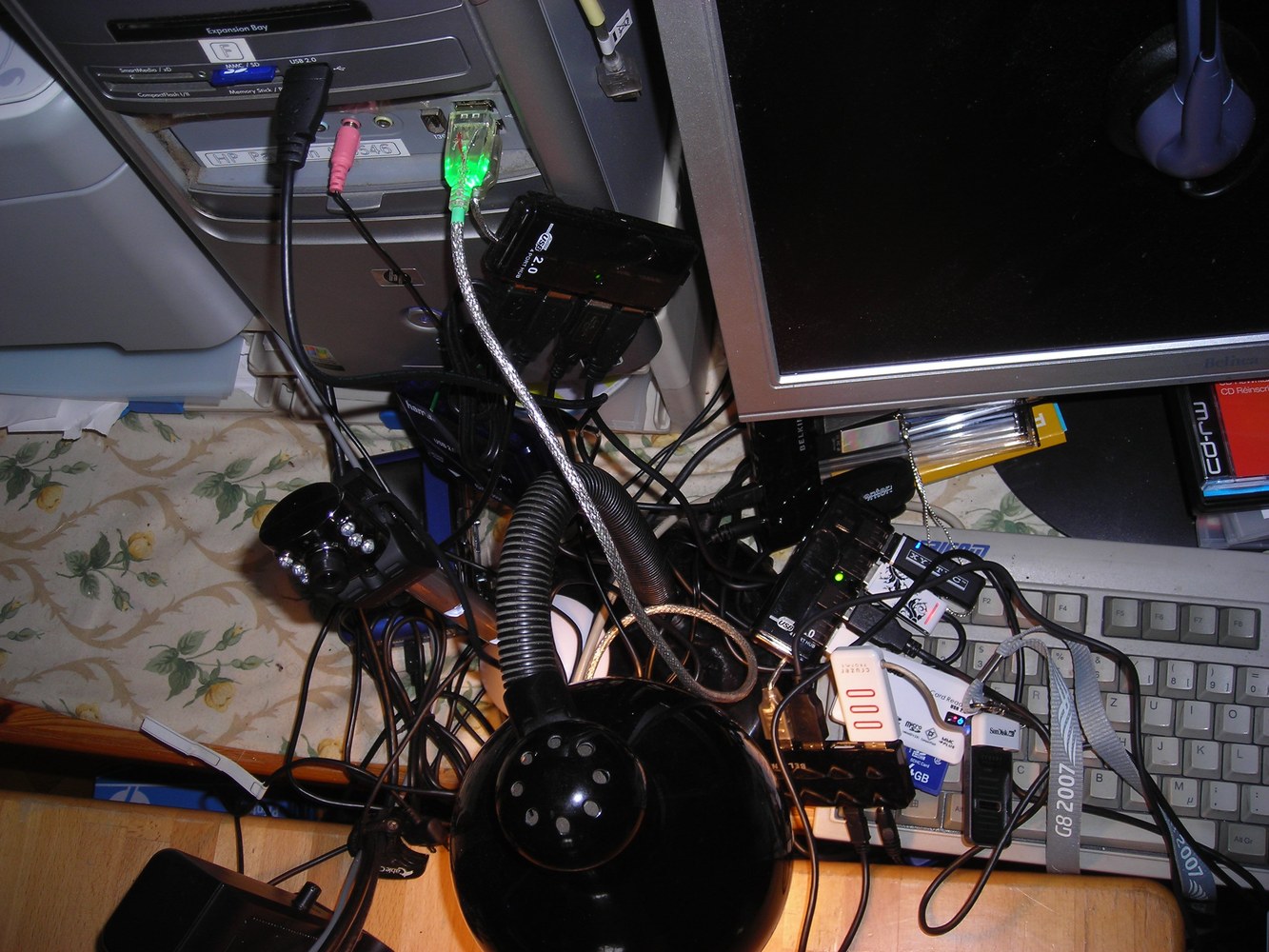 Several USB hubs connected to peripherals on one host.