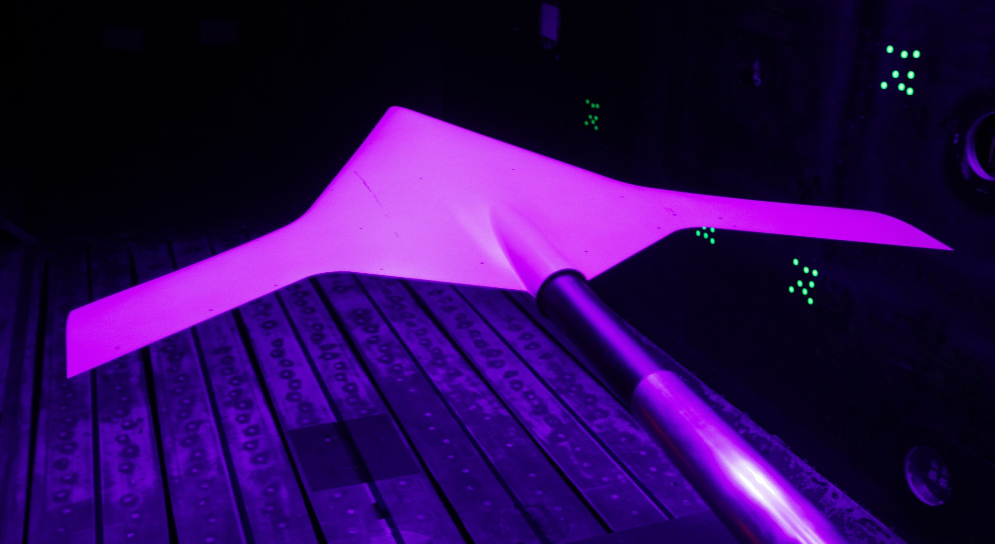 NASA’s Glowing Wing Test Turns Pressure Into Camera Data NASA’s Glowing Wing Test Turns Pressure Into Camera Data